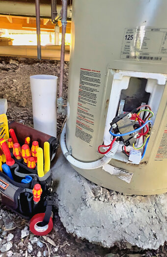 https://sinagrahotwater.com.au/uploads/2025/06/electric-hot-water-system-49471.jpg