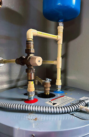 https://sinagrahotwater.com.au/uploads/2025/06/gas-hot-water-system-63012.jpg