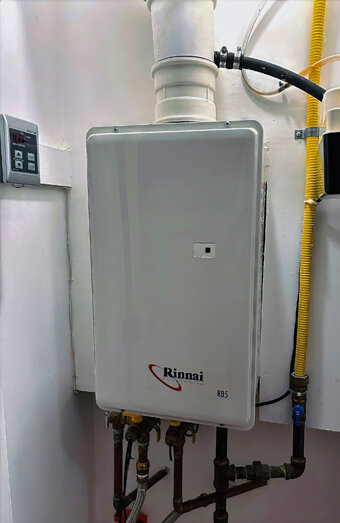 https://sinagrahotwater.com.au/uploads/2025/06/hot-water-87450.jpg